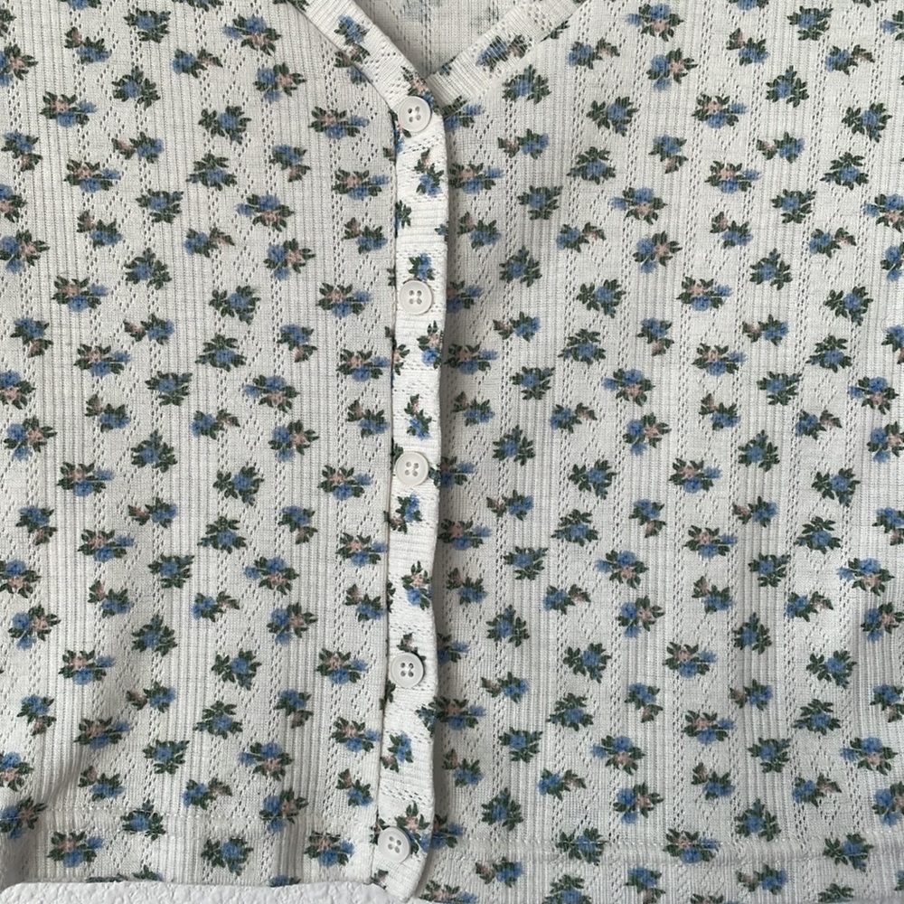 Adorable Cider Floral Pattern Long Sleeve Crop, Small - Picture 4 of 9